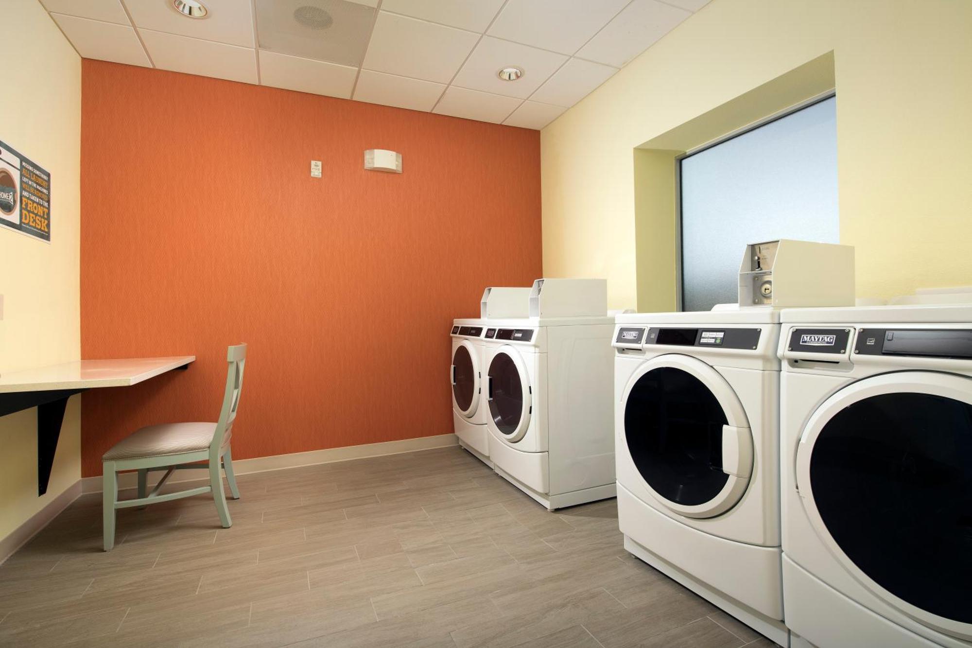 Home2 Suites By Hilton Denver International Airport Екстериор снимка